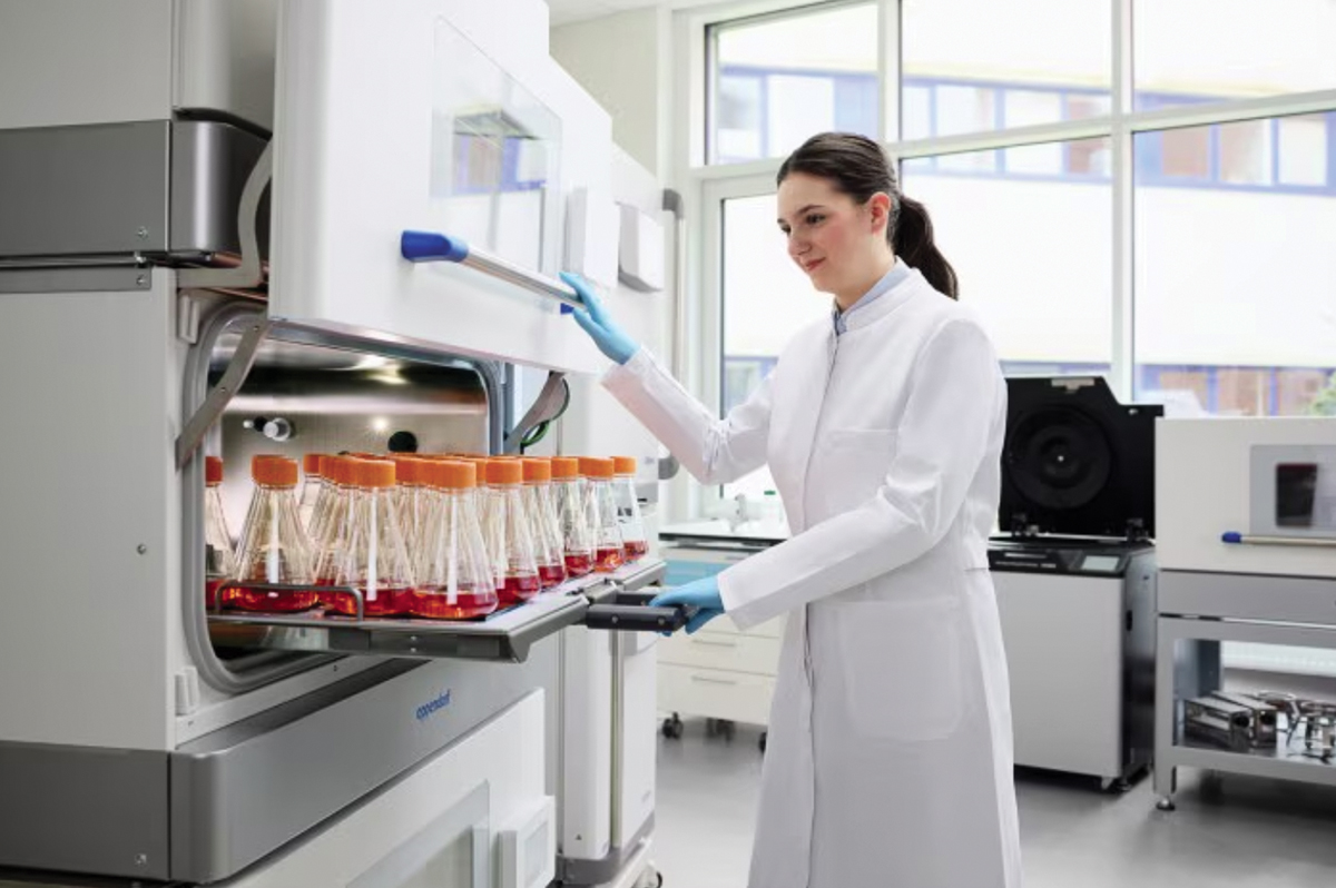 CO2 Incubator Shaker Includes Effective Sterilization Routines