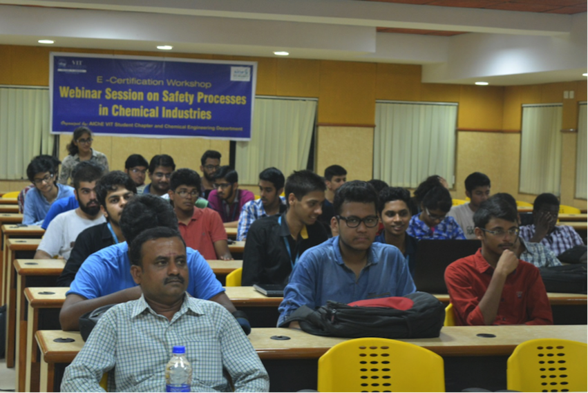 Students at the E-Certificate workshop