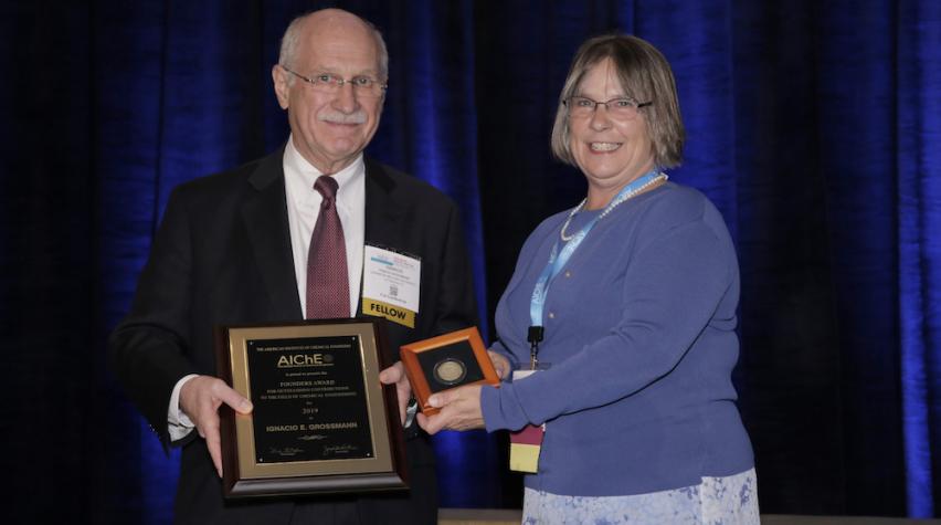 Dr. Ignacio E. Grossman, R.R. Dean University Professor of Chemical Engineering, Carnegie Mellon University (left) with AIChE 2019 President Kim Ogden (right).